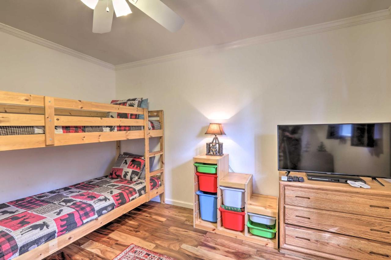 Pet-Friendly Munds Park Cabin With Hot Tub And Patio Ngoại thất bức ảnh